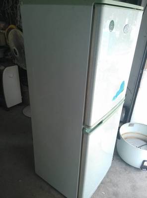 容聲冰箱196升 8成新僅售600元，老款機型制冷強勁，性價比之選